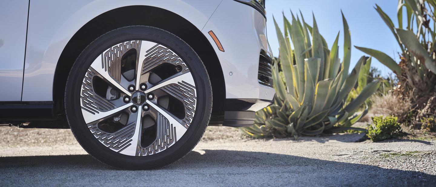 The unique wheels with copper colored accents of the Atmospheric theme