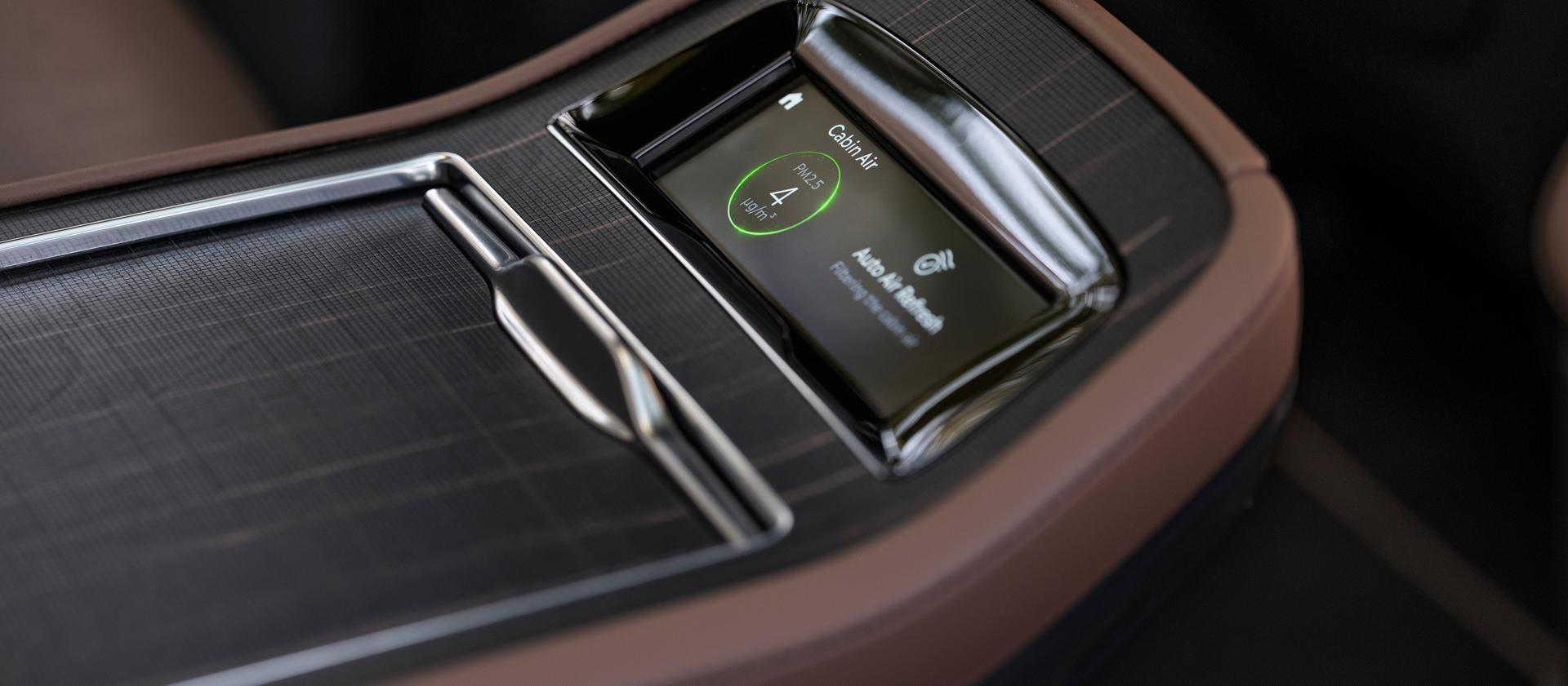 The Horizon Grid real-wood appliqué carries through to the second row controls in the 2026 Lincoln Black Label Navigator® SUV
