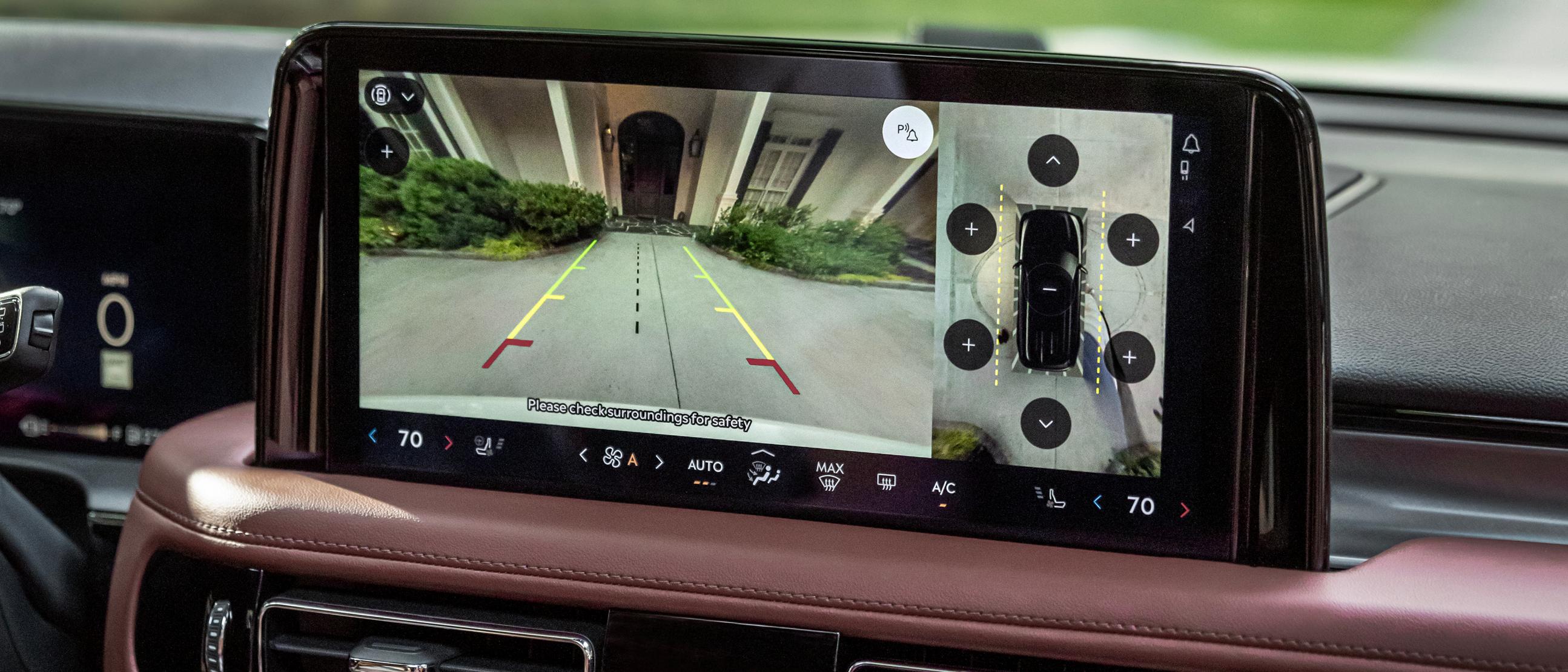 An overhead view of a 2027 Lincoln Aviator® SUV is displayed on the center touchscreen