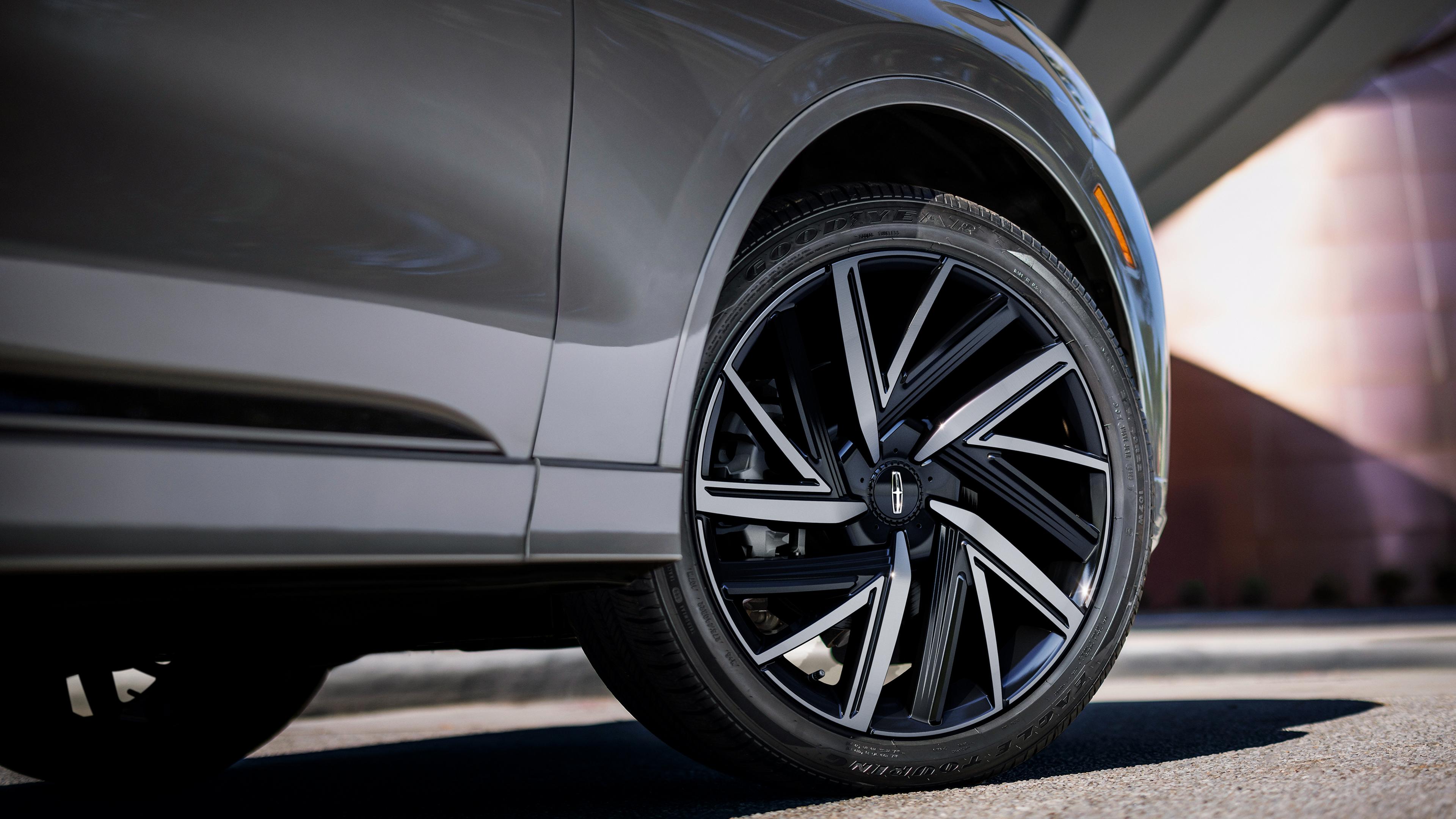 A close up shot of the wheel of a 2027 Lincoln Aviator® SUV
