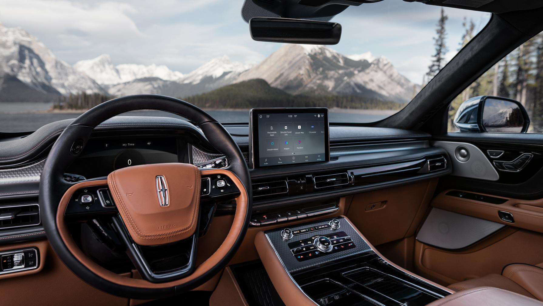 The interior of the Lincoln Aviator® SUV