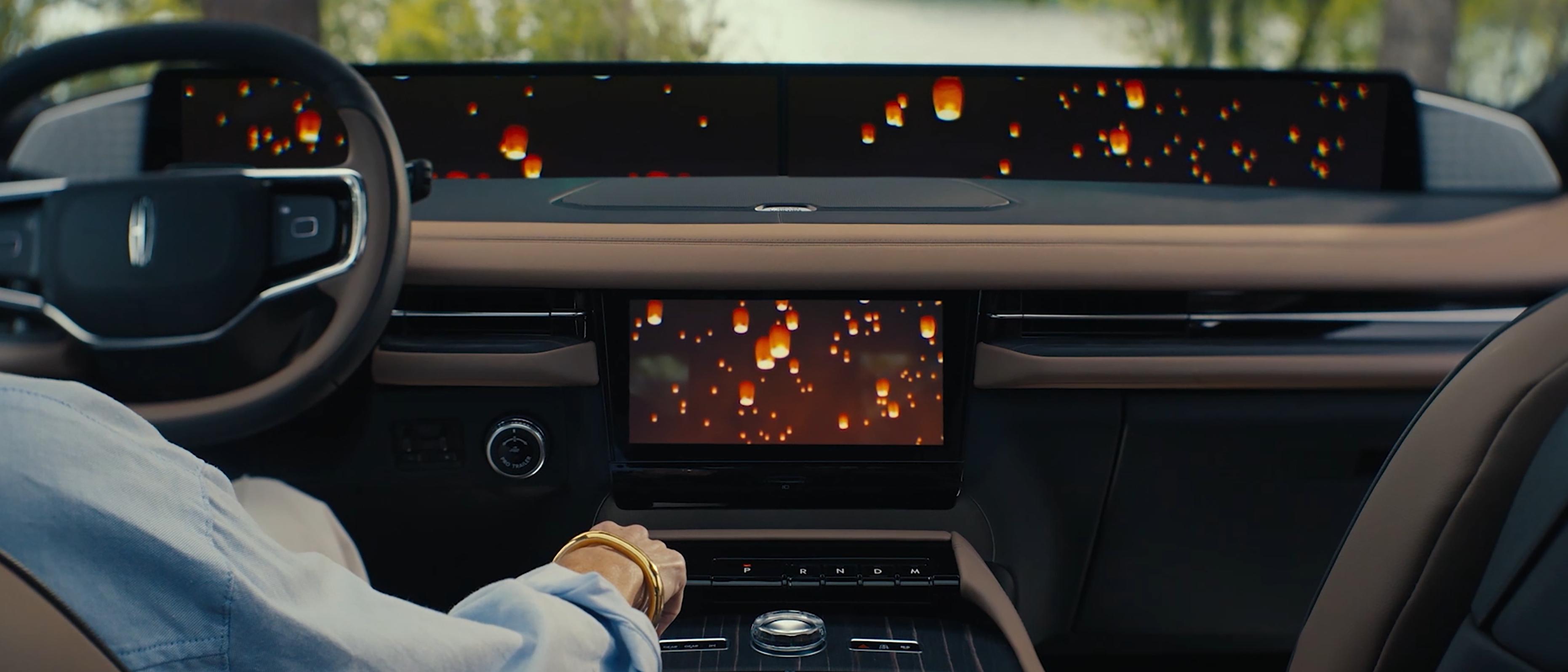 The Lincoln Rejuvenate experience is vividly displayed on the 48-inch panoramic display