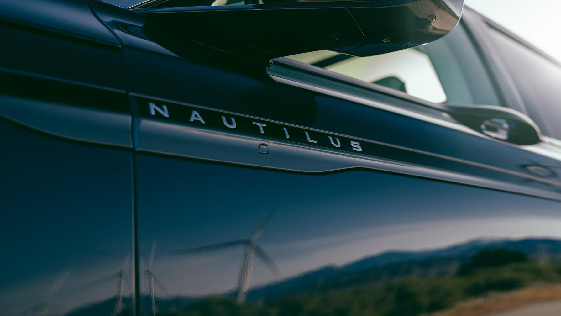 The exterior of the Lincoln Nautilus® SUV