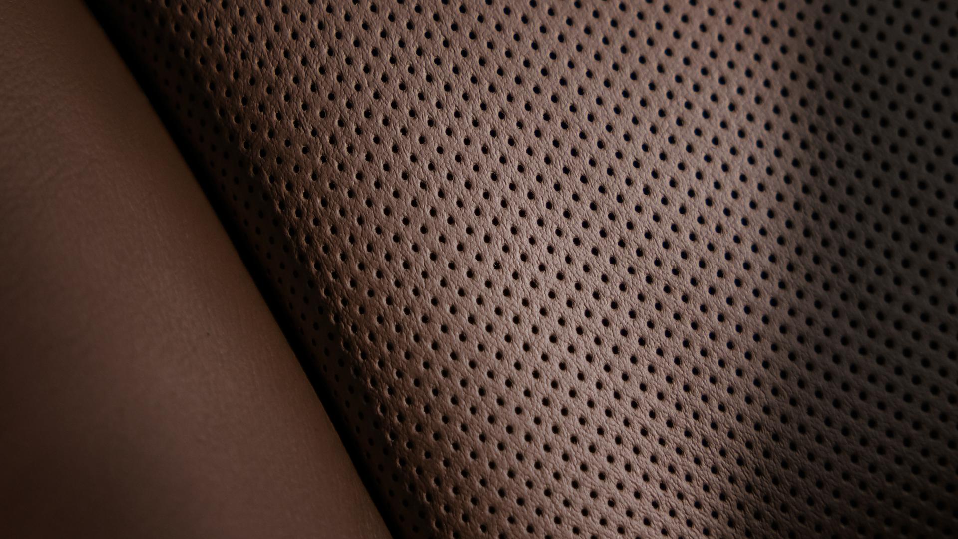 The leather-trimmed seats of a 2025 Lincoln Aviator® Reserve model