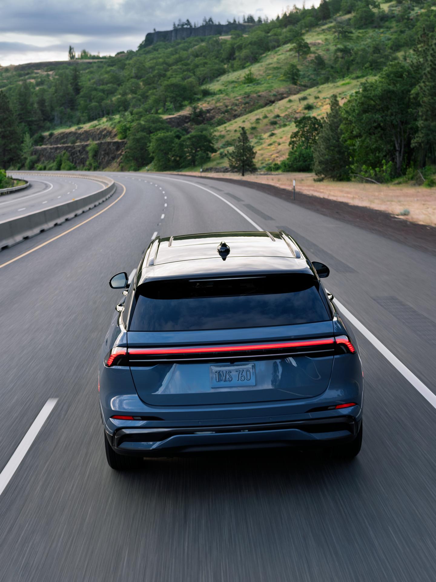 LED lighting spans the rear liftgate of a 2026 Lincoln Black Label Nautilus® SUV