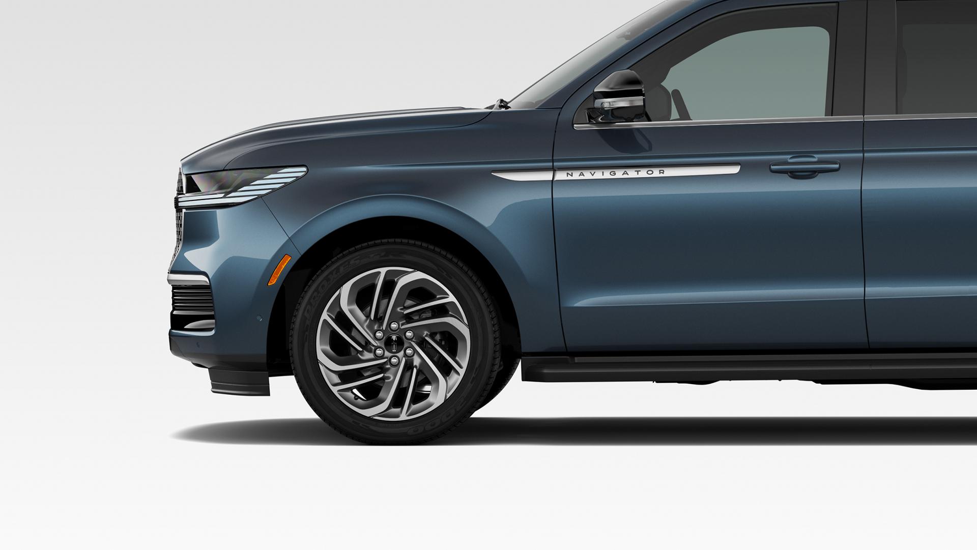 The standard wheel of the 2027 Lincoln Navigator® Premiere model