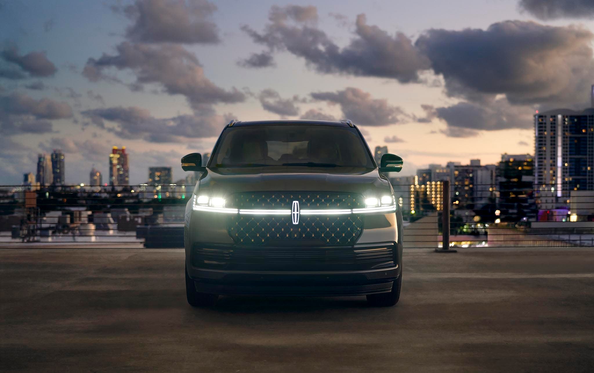 2027 Lincoln Navigator cargo area and towing capability