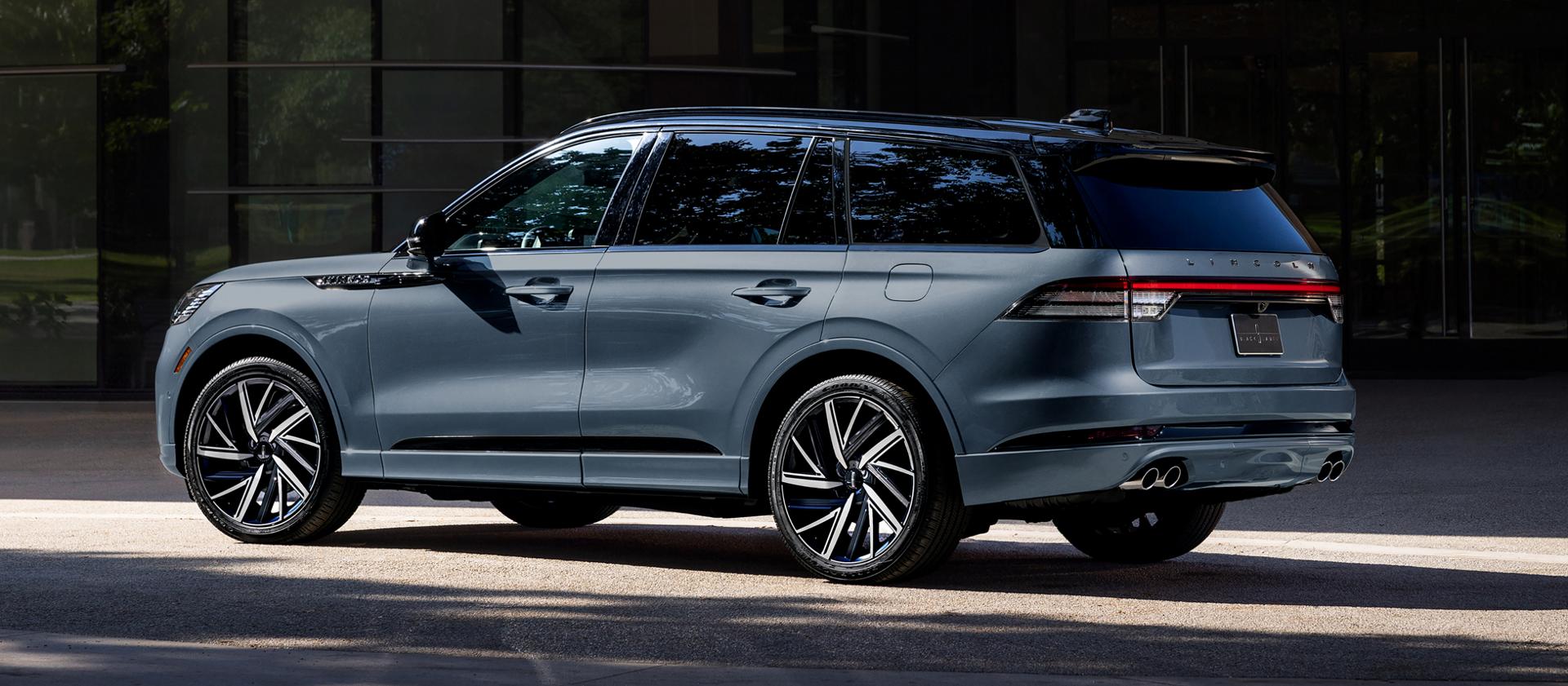 A 2027 Lincoln Aviator® Black Label™ SUV with the Special Edition Package