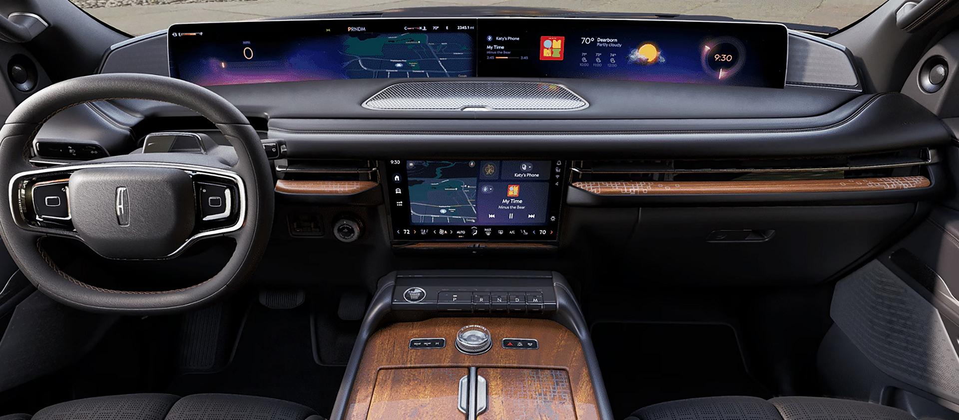 The front cabin of a 2026 Lincoln Black Label Navigator® SUV in the Invitation theme