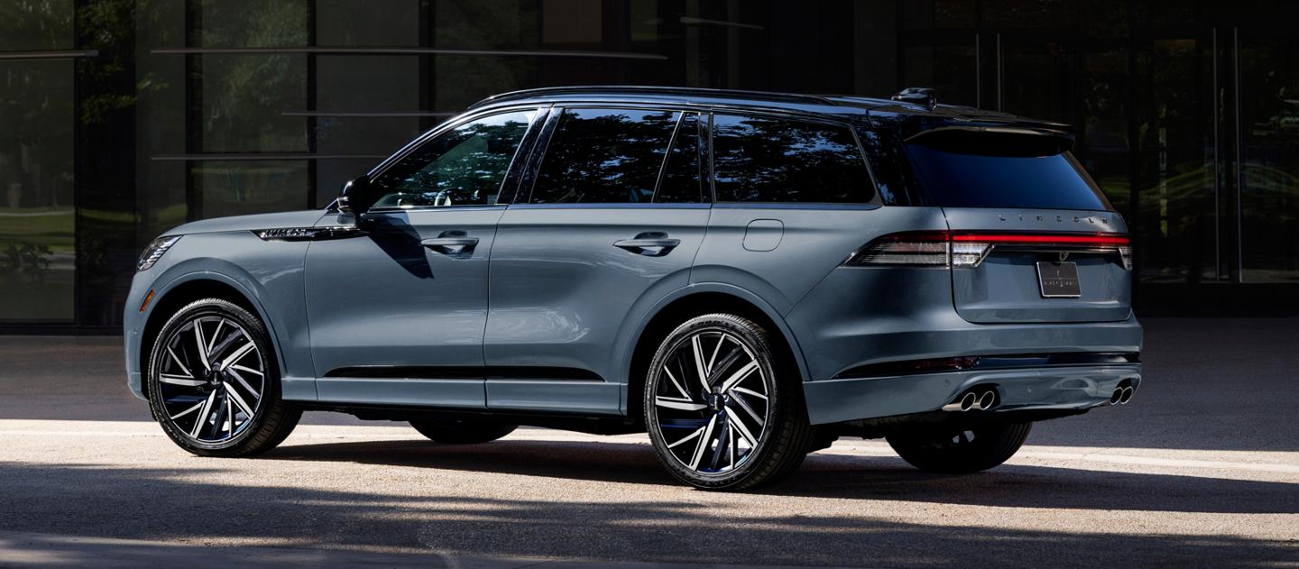 A 2026 Lincoln Black Label Aviator® SUV is shown with the available Special Edition Package