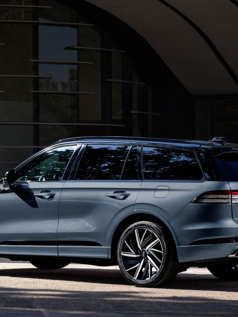 A 2026 Lincoln Black Label Aviator® SUV is shown with the available Special Edition Package