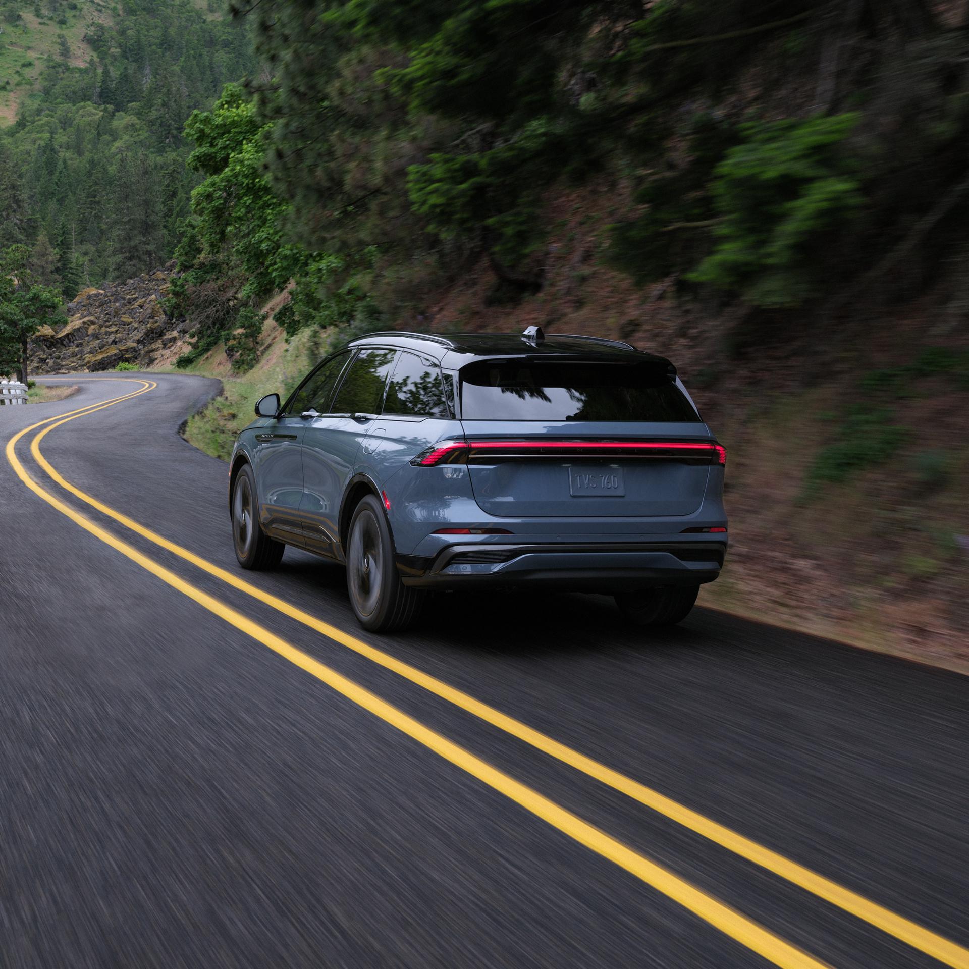 2026 lincoln nautilus rear exterior view