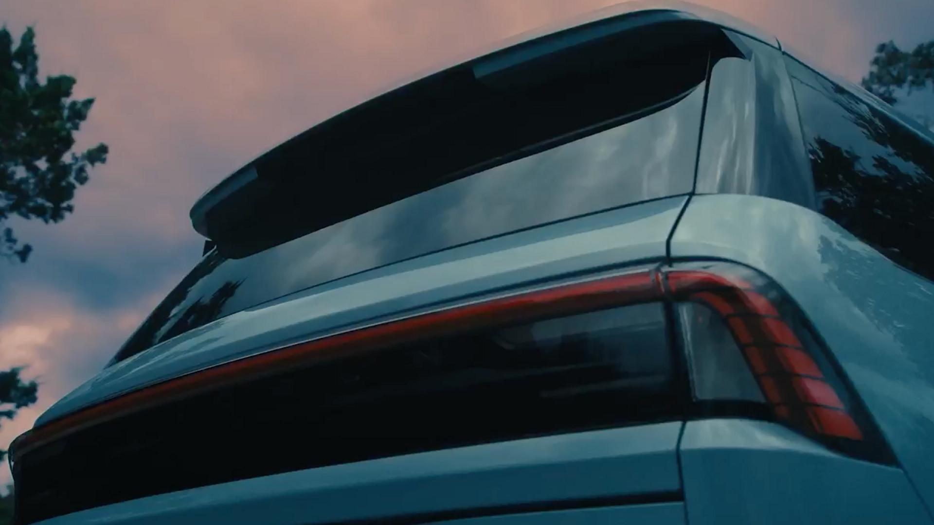 The distinctively styled rear exterior of the 2027 Lincoln Navigator® SUV