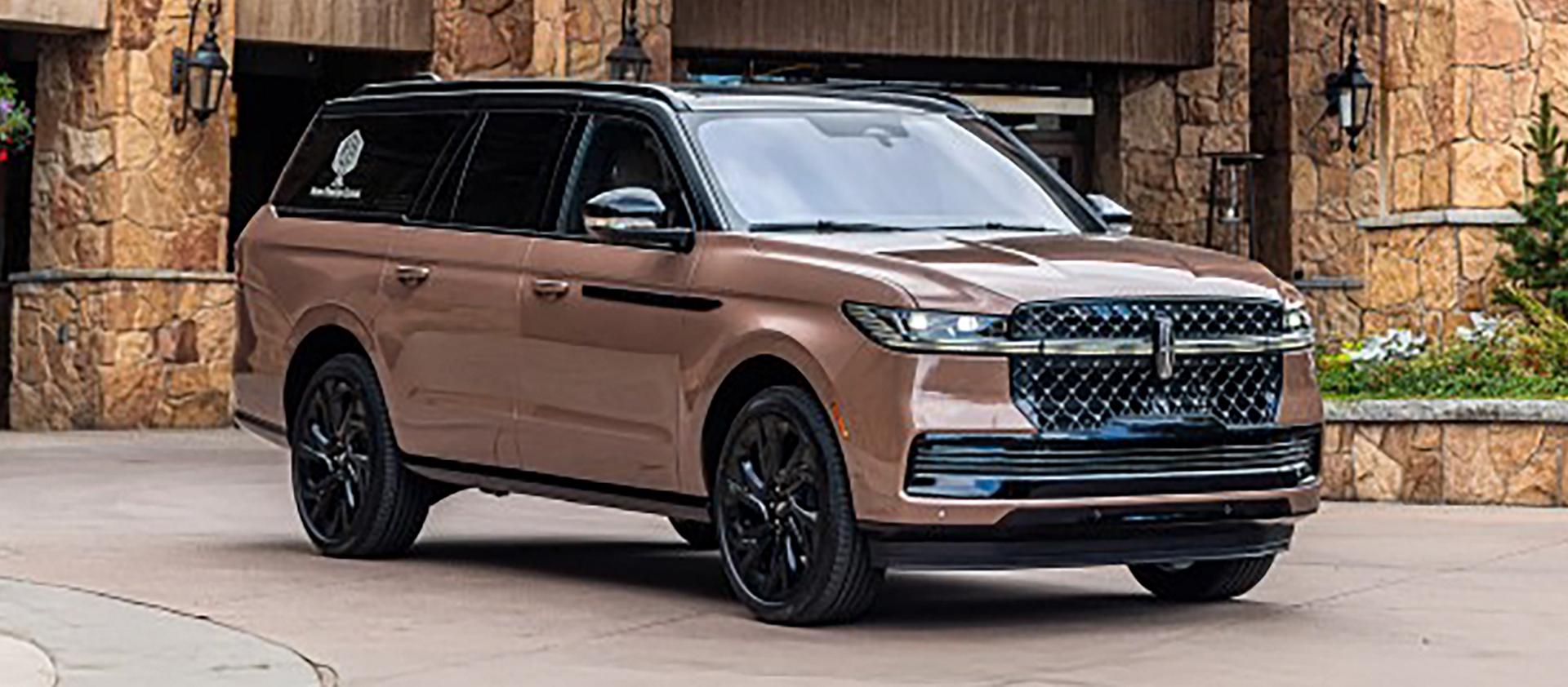 A 2026 Lincoln Navigator® parked in front of Utah’s Stein Eriksen Lodge