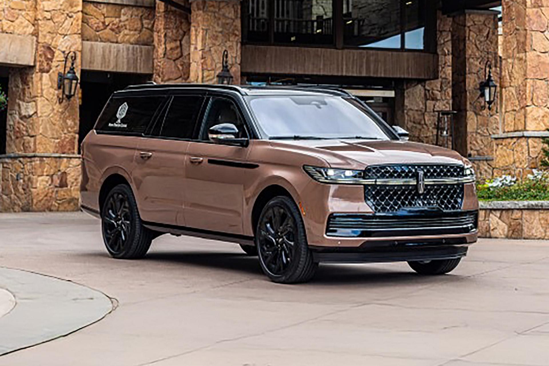 A 2026 Lincoln Navigator® parked in front of Utah’s Stein Eriksen Lodge