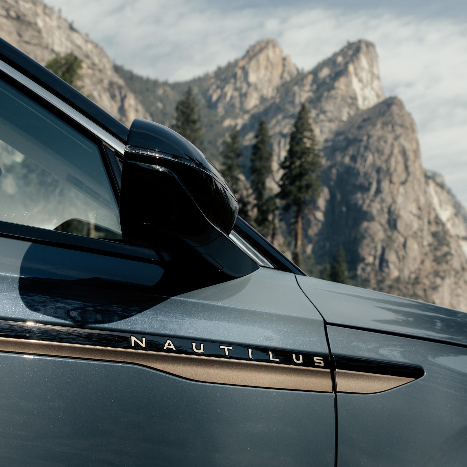 The side of the 2026 Lincoln Nautilus.