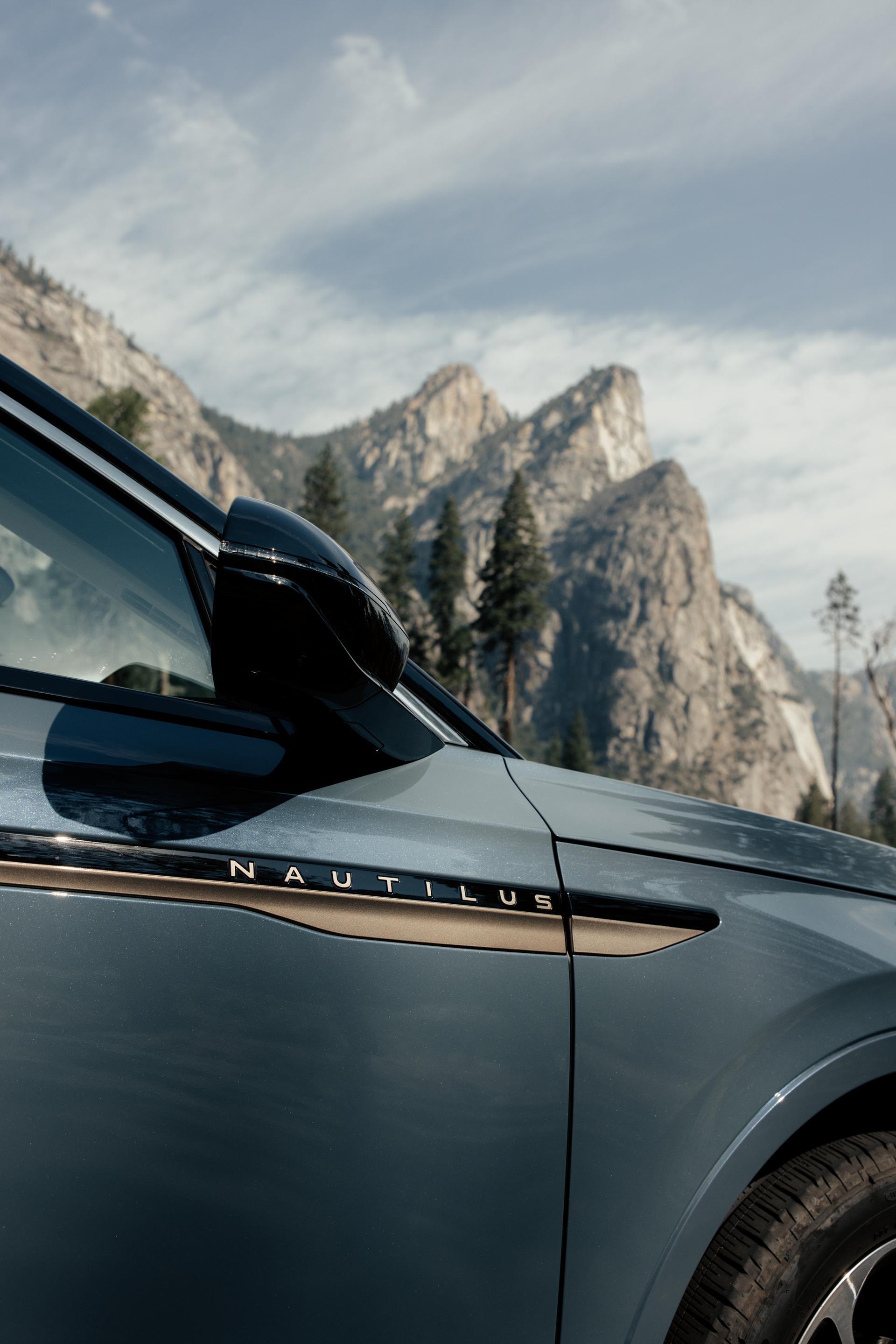 The side of the 2026 Lincoln Nautilus.