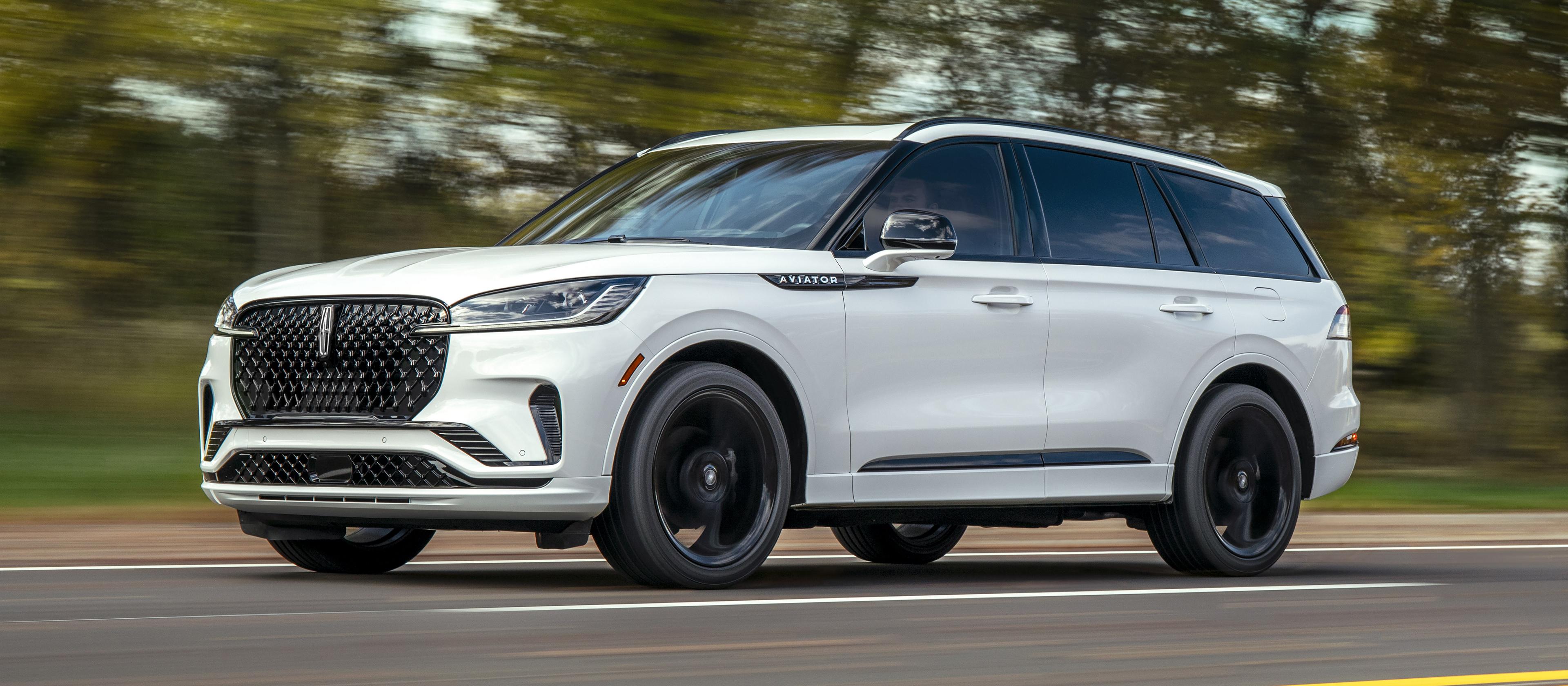 A 2026 Lincoln Aviator® SUV is shown in Pristine White
