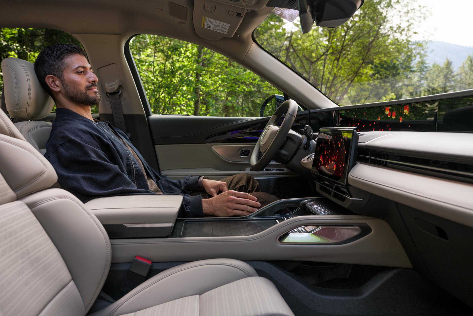 A man enjoys a moment to recharge with the Lincoln Rejuvenate experience
