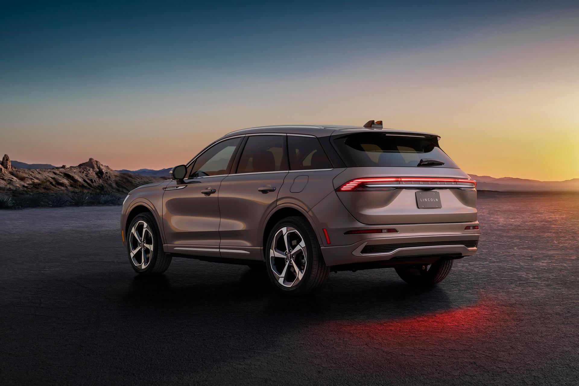 An angled view of the 2027 Lincoln Corsair® Hybrid parked in a remote location at twilight