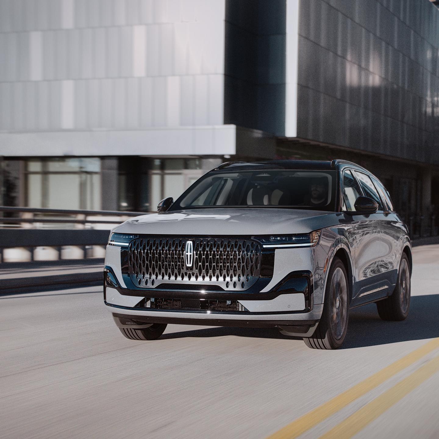 Una mirada amplia al exterior renovado de la SUV Lincoln Nautilus® 2027