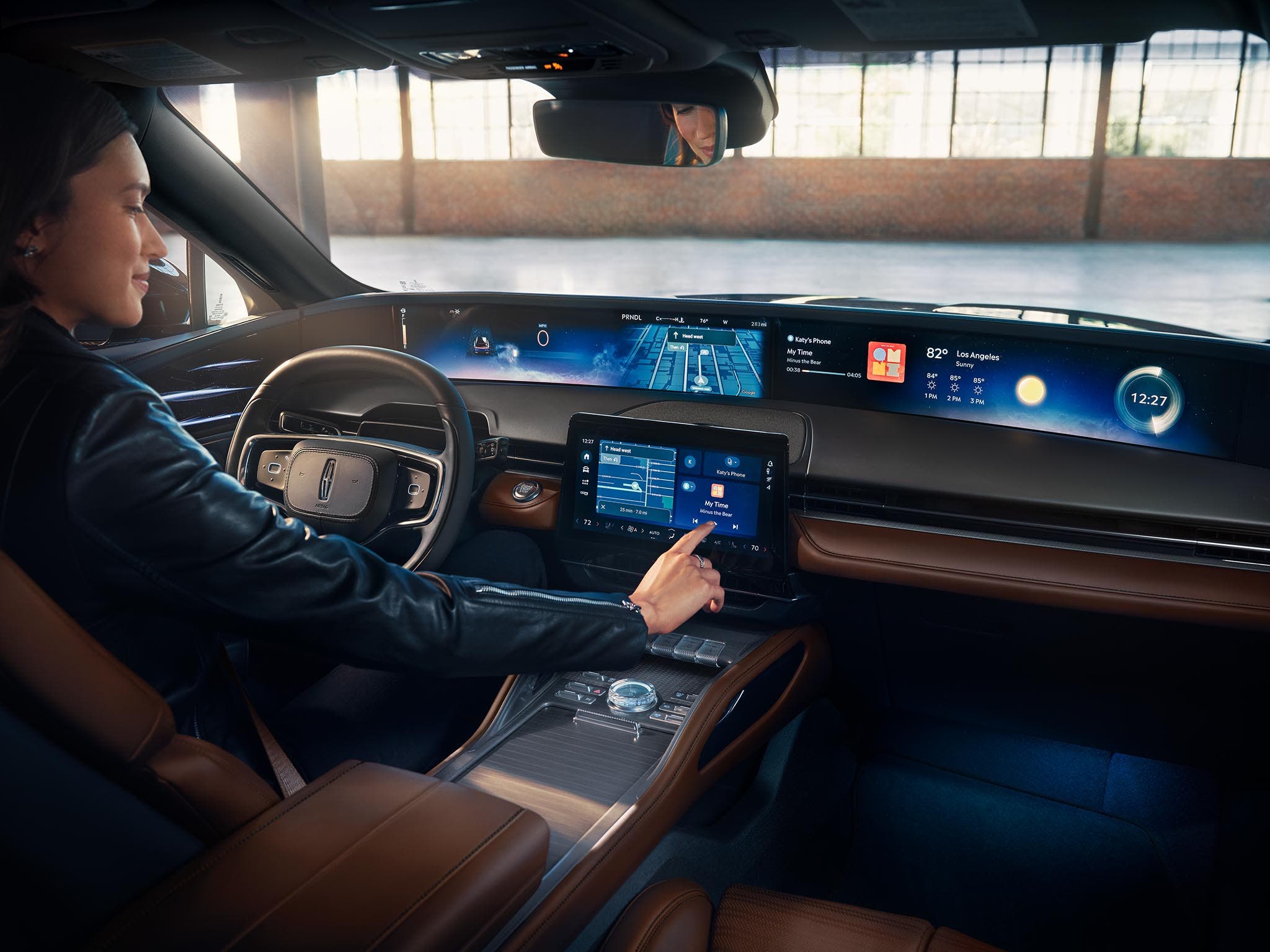 Lincoln Nautilus 48-inch panoramic display and dashboard technology