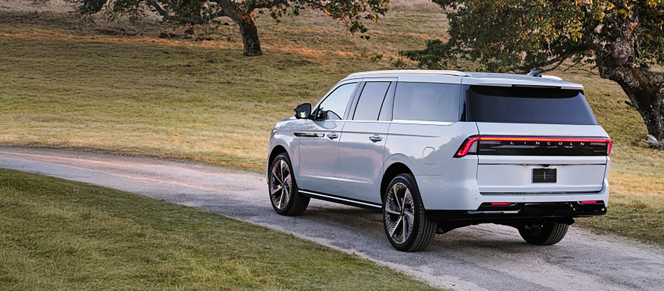 2026 Lincoln Black Label Navigator SUV with long wheelbase platform