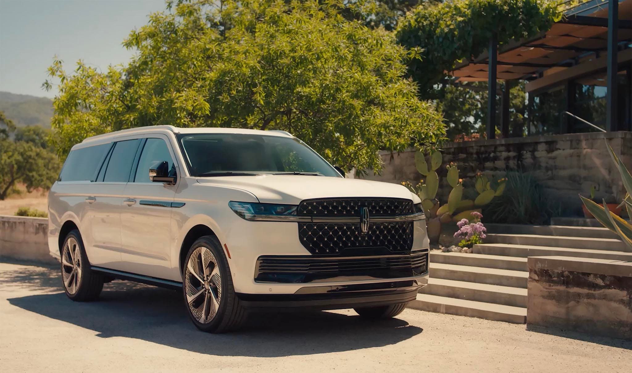 2027 Lincoln Navigator full-size luxury SUV