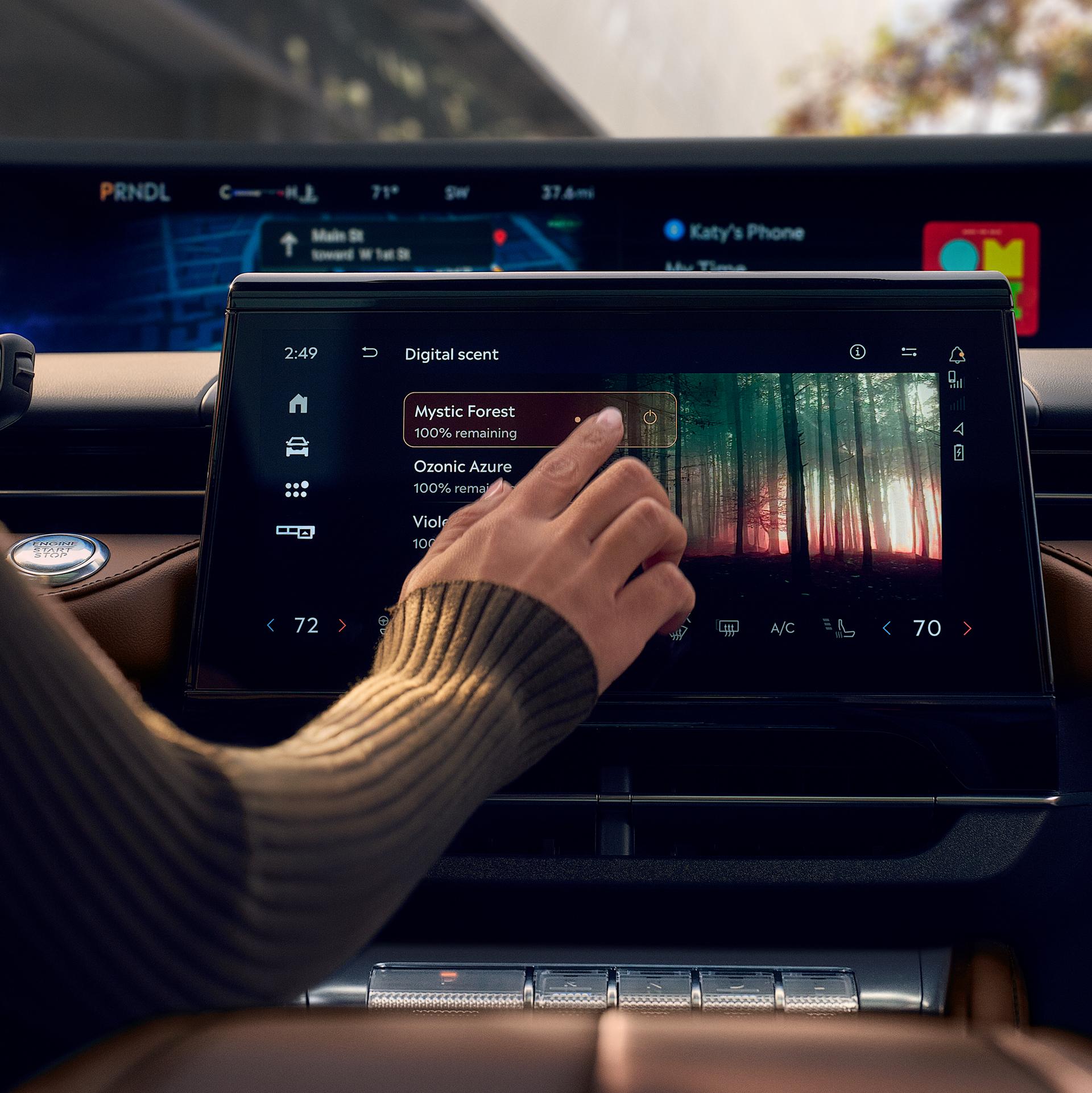 The driver of a 2026 Lincoln Nautilus® SUV adjusts the Digital Scent selection