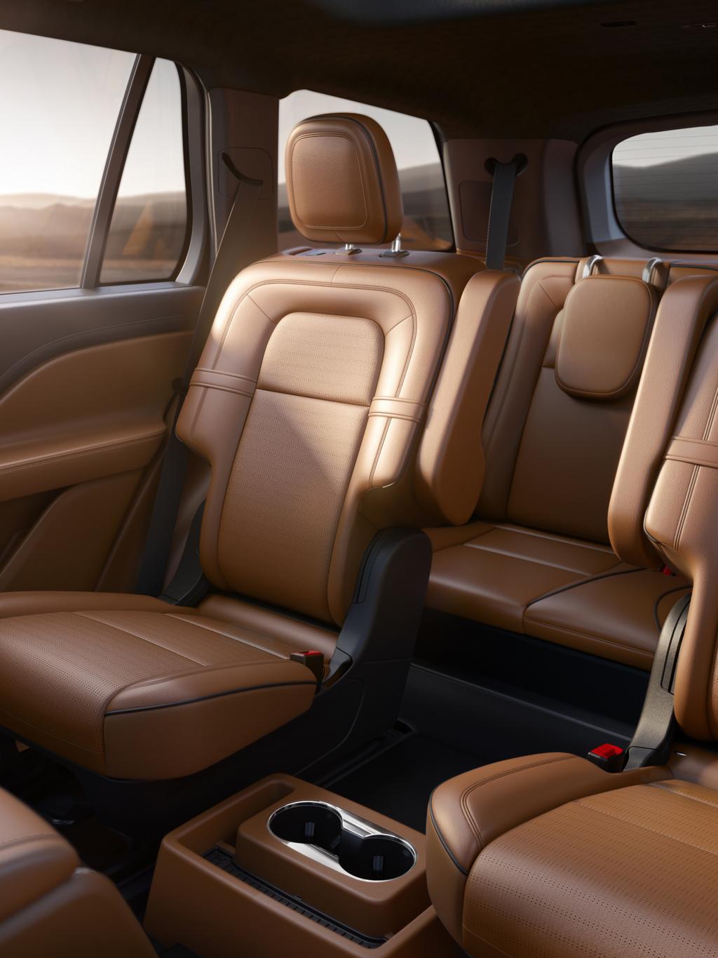 Captain’s seats in the second row of a 2025 Lincoln Black Label Aviator® SUV are shown in the Flight interior theme