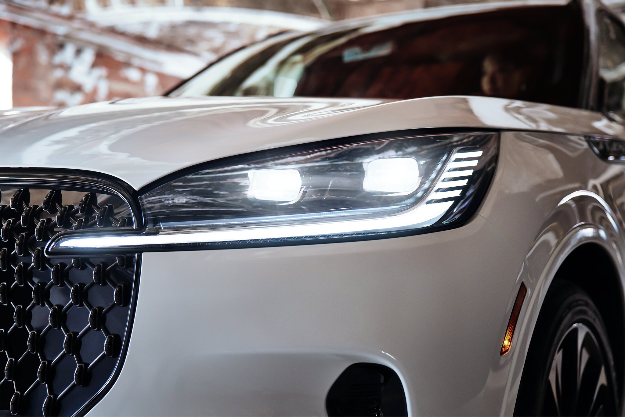 The headlight on the 2025 Lincoln Aviator.