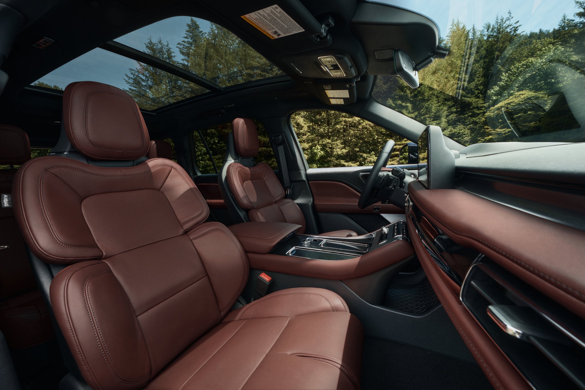 The perfect position front seats inside the 2025 Lincoln Aviator.