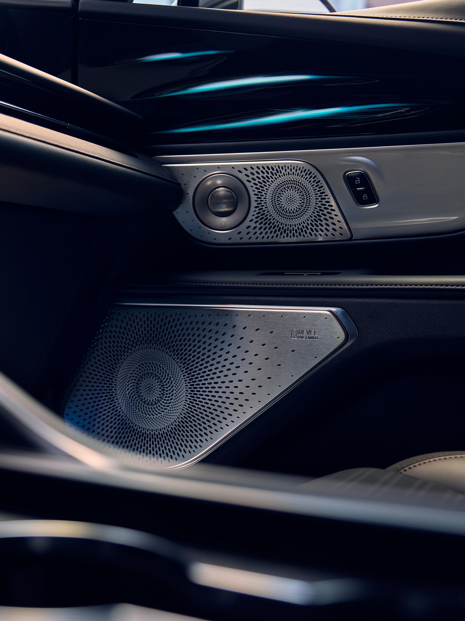 The front door panel of a 2026 Lincoln Nautilus® SUV plays host to multiple audio speakers