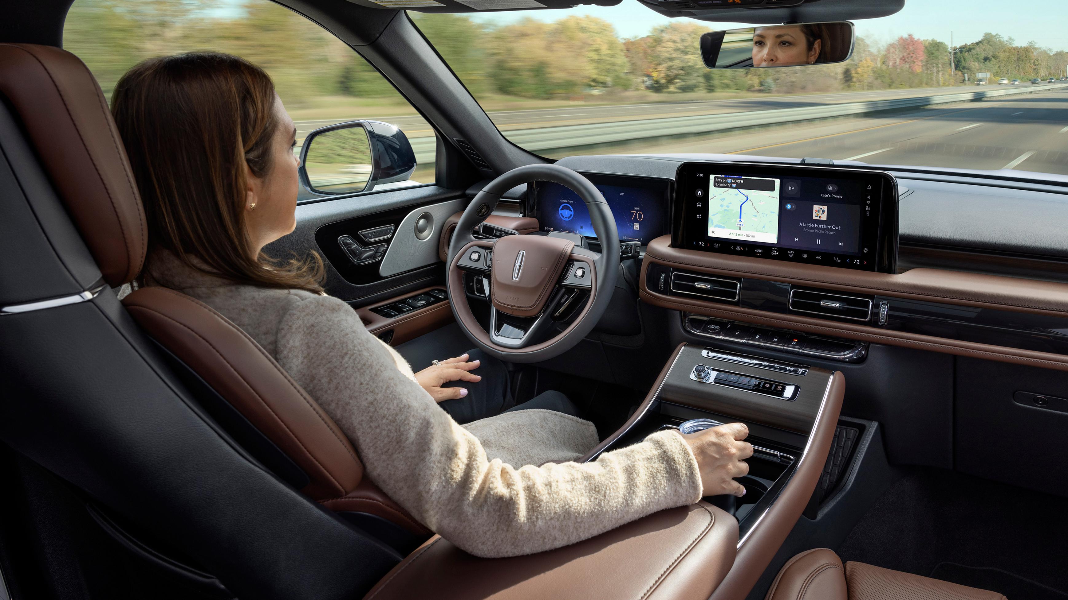The driver of a 2027 Lincoln Aviator® SUV uses Lincoln BlueCruise