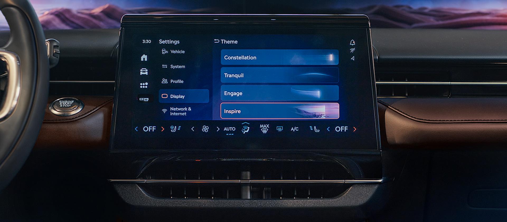 The center touchscreen of a 2026 Lincoln Nautilus® SUV displays themes