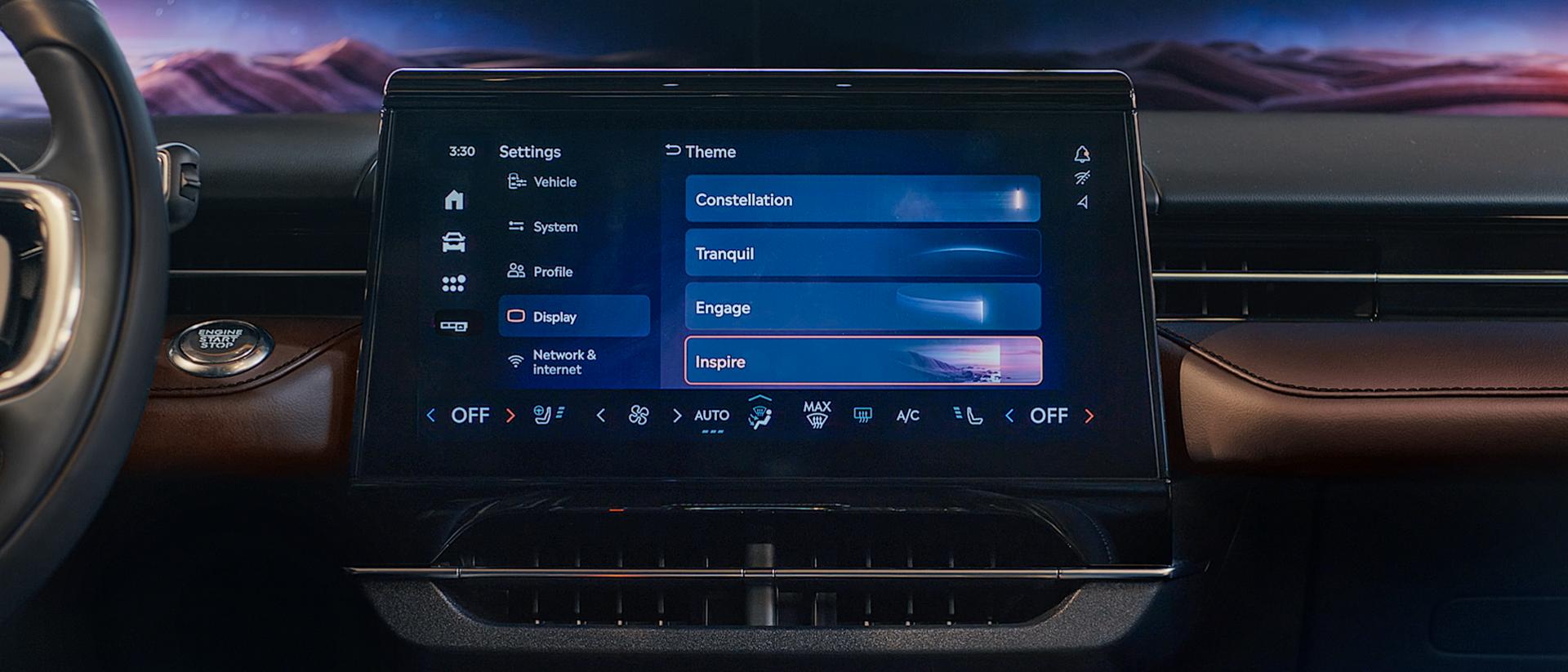 The center touchscreen of a 2026 Lincoln Nautilus® SUV displays themes