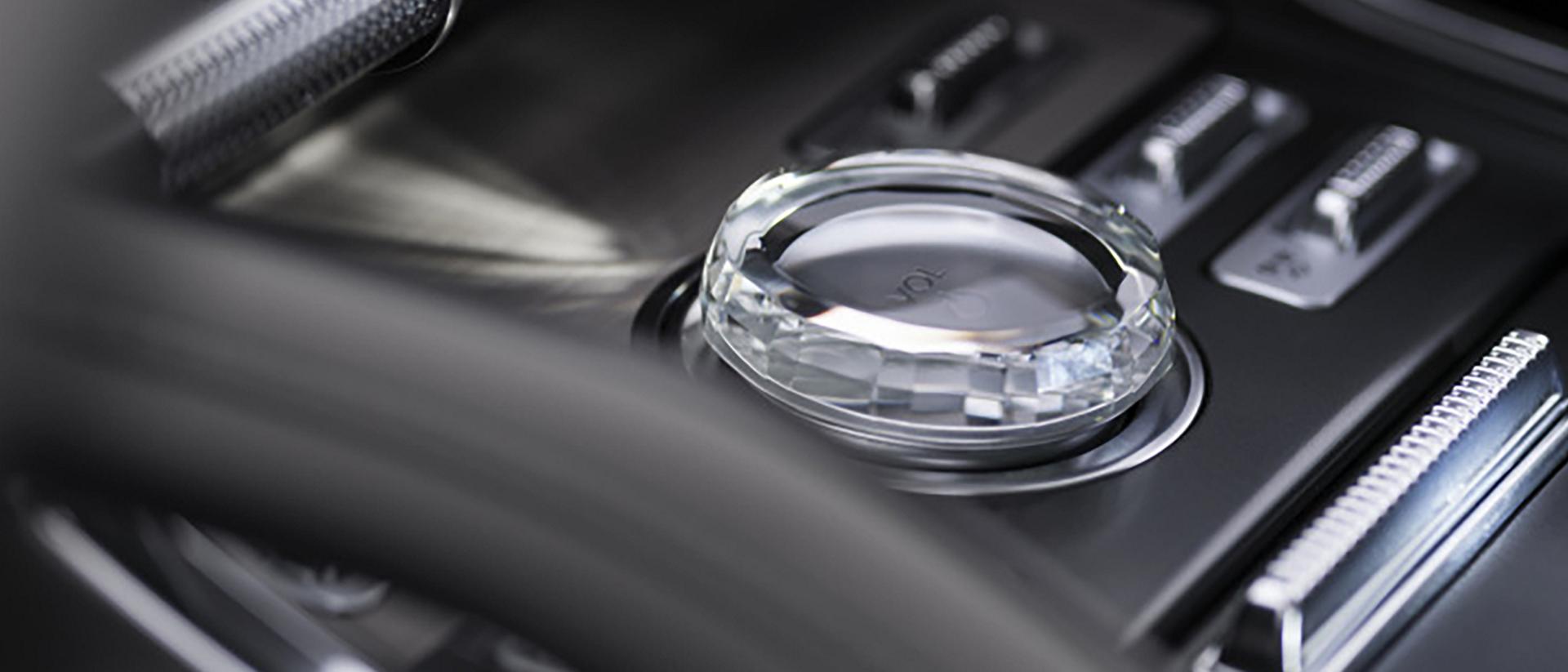 The crystal-inspired volume knob inside a 2026 Lincoln Nautilus® SUV
