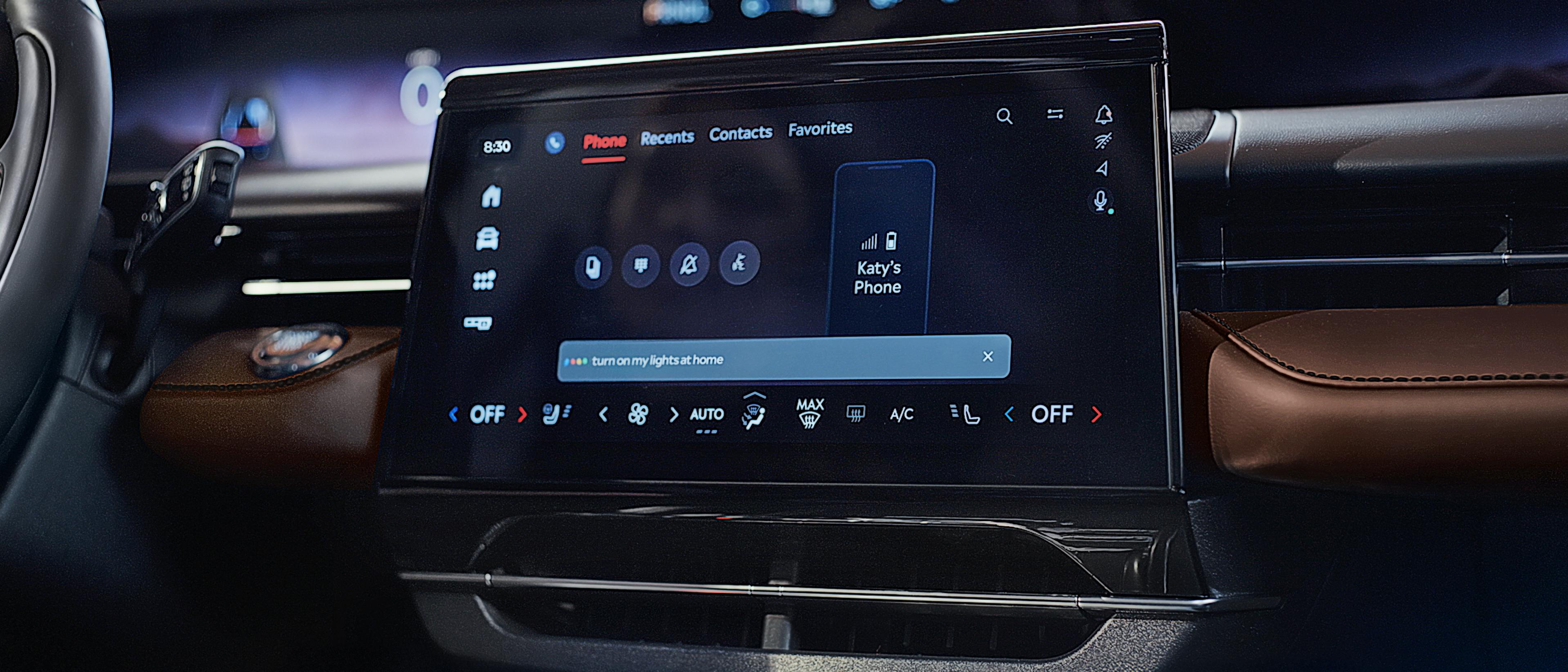Primer plano de la pantalla central en el interior de la SUV Lincoln Nautilus® 2027