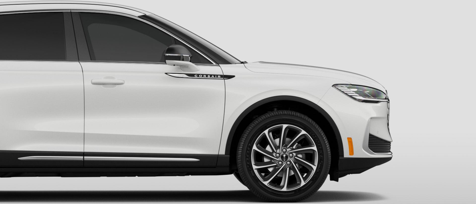 The 19" Bright-Machined Aluminum Wheel with Dark Tarnish Premium Paint