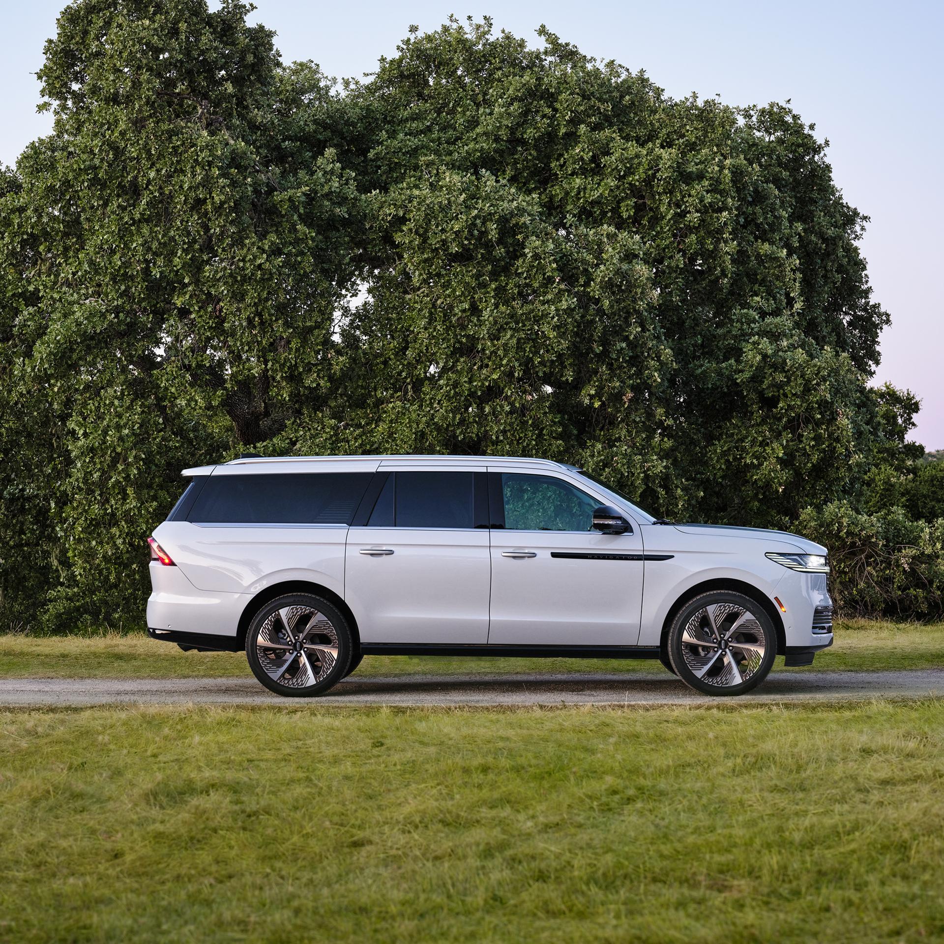 A side profile shot of the 2027 Lincoln Navigator® Black Label™ model with the Atmospheric theme