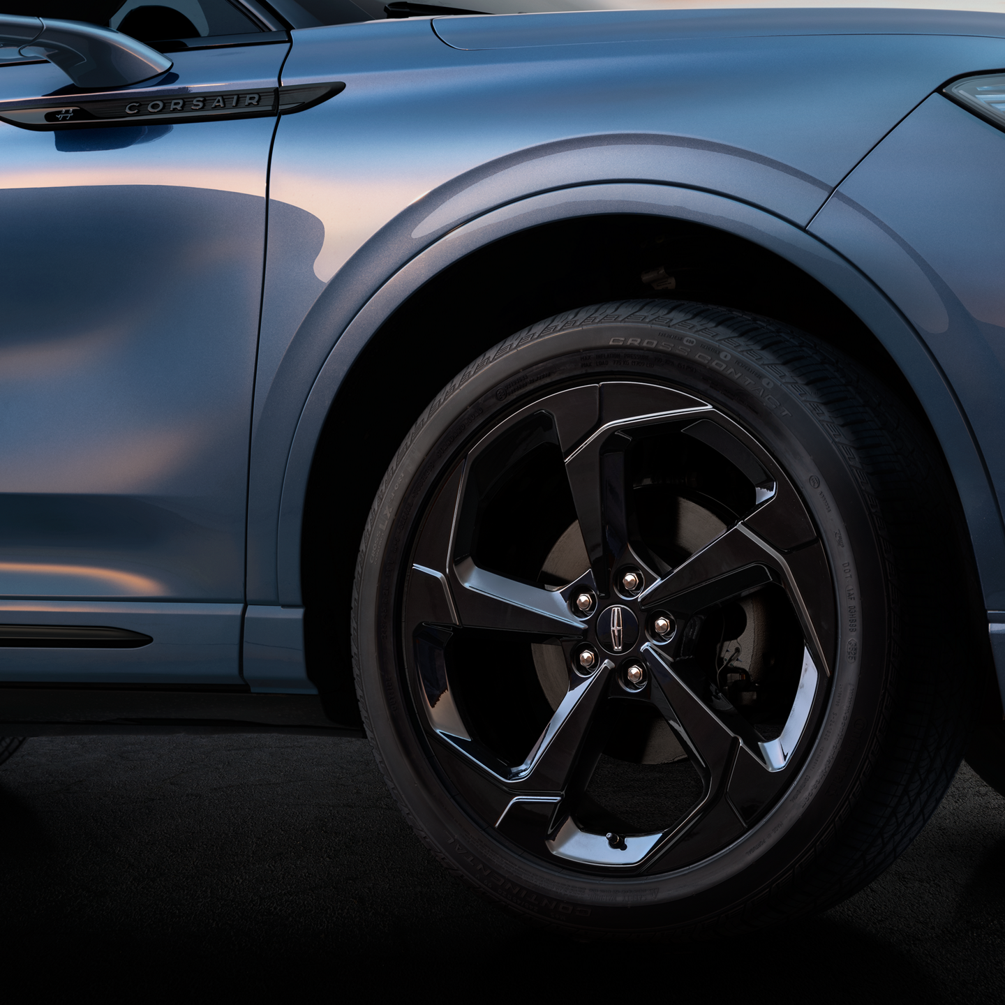 A close-up look at the expressive details on the wheel of a 2027 Lincoln Corsair® Hybrid