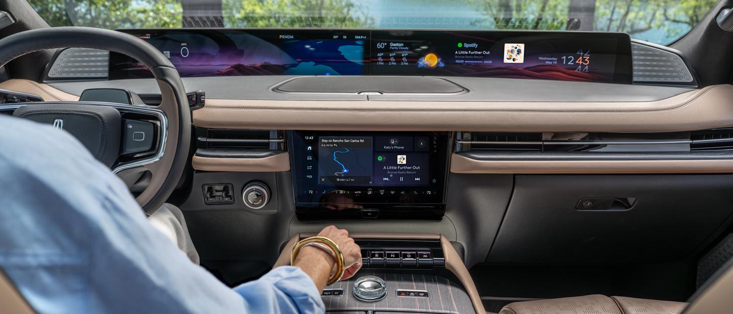 The interior of a Lincoln vehicle.